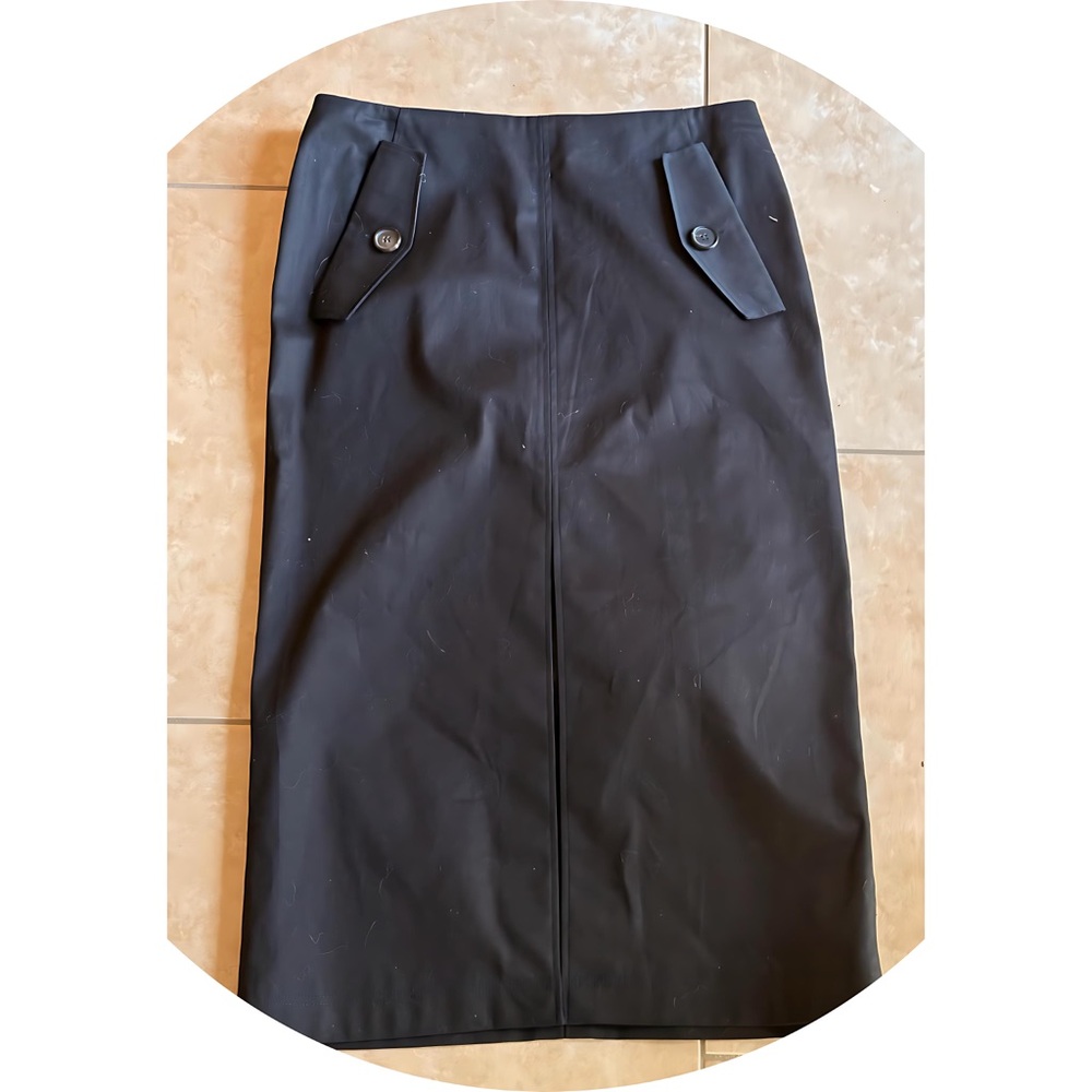 Caroline Herrera Black Size 6 Skirt Excellent Condition Knee Length, Straight